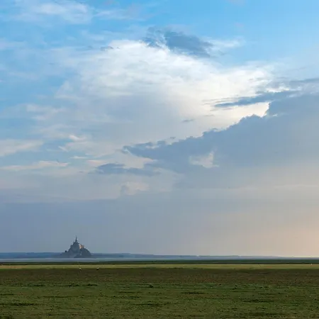 Entre Mont St Michel Et Merveille Maison d'hôtes Vains
