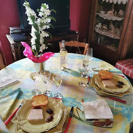 Entre Mont St Michel Et Merveille بيت ضيافة Vains