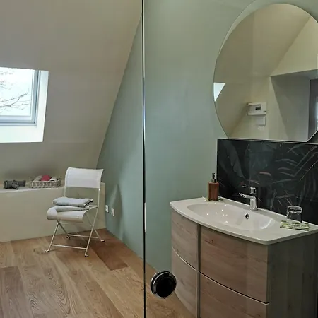 Entre Mont St Michel Et Merveille Vains