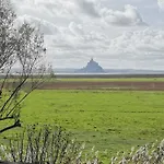 Entre Mont St Michel Et Merveille Gasthof 4*