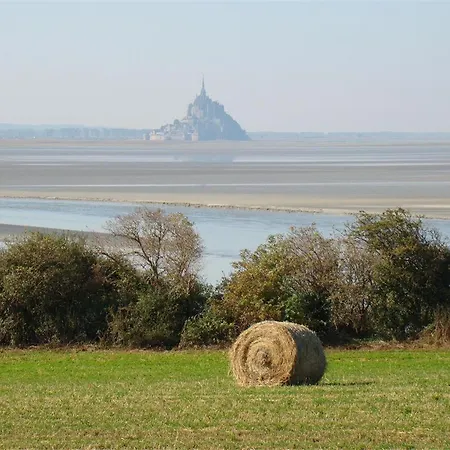 Entre Mont St Michel Et Merveille 4*