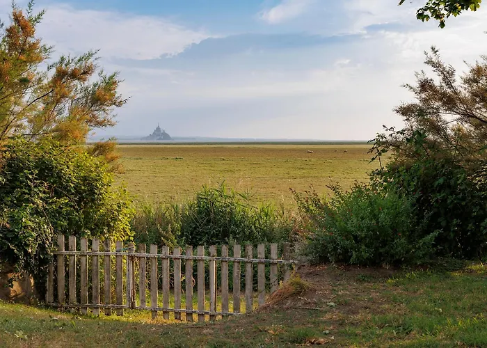 Entre Mont St Michel Et Merveille בית הארחה 4*