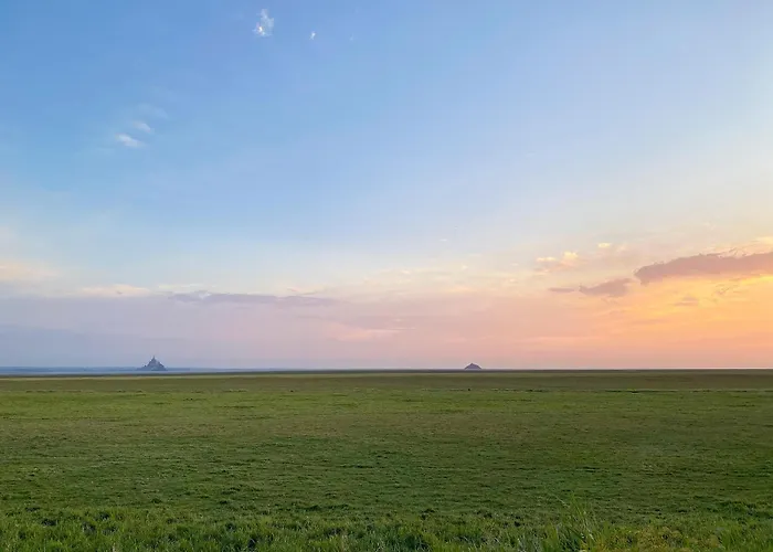 Entre Mont St Michel Et Merveille בית הארחה 4*