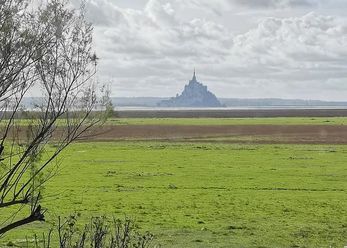 Entre Mont St Michel Et Merveille Pensjonat 4*