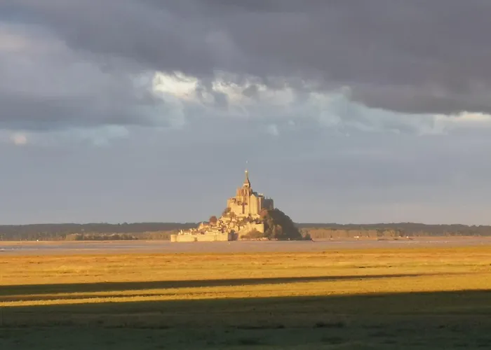 Entre Mont St Michel Et Merveille בית הארחה Vains