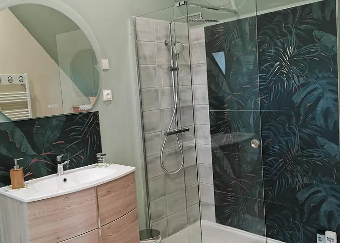 Pensjonat Entre Mont St Michel Et Merveille Vains