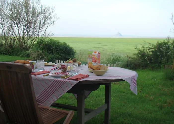 Entre Mont St Michel Et Merveille