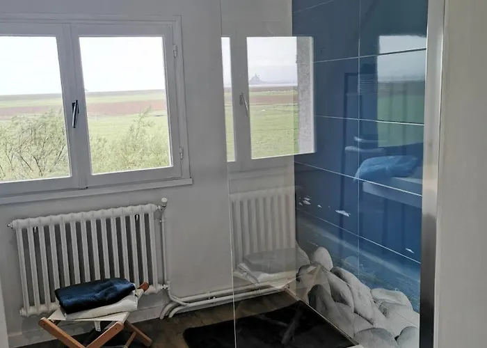 Entre Mont St Michel Et Merveille Vains