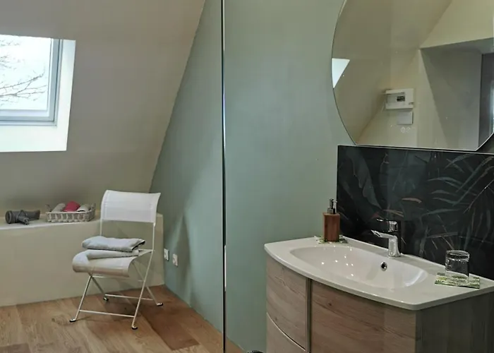 Entre Mont St Michel Et Merveille Vains